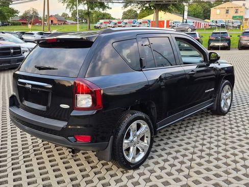 Used 2014 Jeep Compass Latitude AWD/4WD image 3