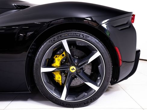 Used 2022 Ferrari SF90 Spider AWD/4WD image 20