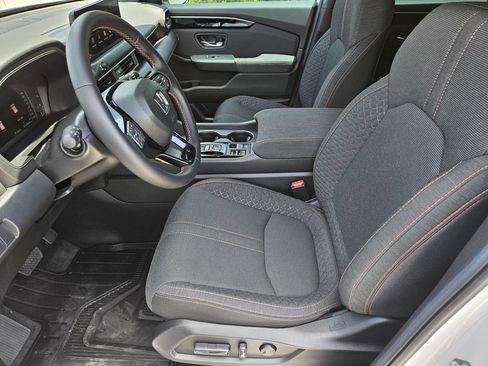 Certified 2026 Honda Pilot Sport image 13