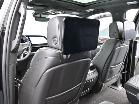 Used 2022 Cadillac Escalade Sport Platinum image 32