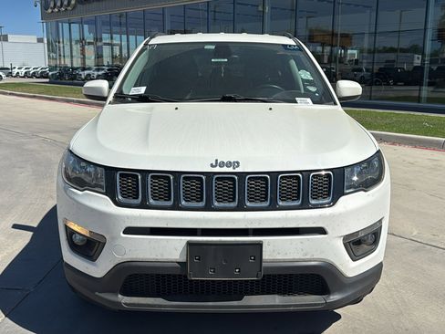Used 2017 Jeep Compass Latitude w/ Popular Equipment Group image 2