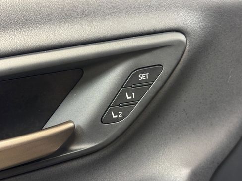 Used 2025 Toyota Crown Signia image 10