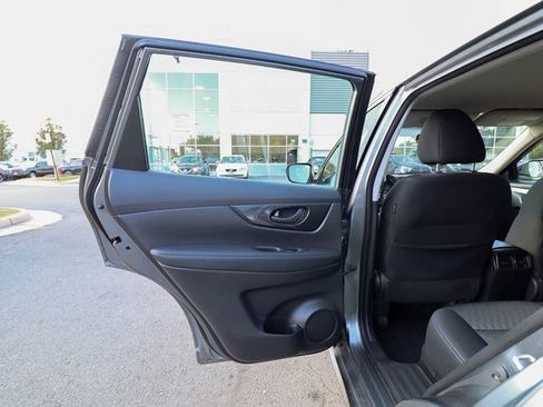 Used 2020 Nissan Rogue S image 41