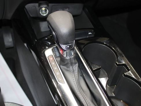 Used 2025 Chevrolet Trax LT w/ LT Convenience Package image 42