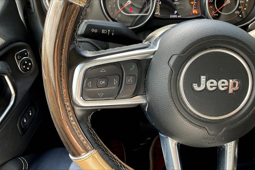 Used 2023 Jeep Gladiator Rubicon w/ Cold Weather Group AWD/4WD image 12