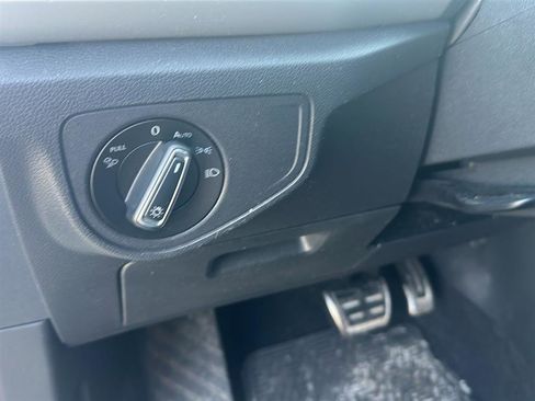 Used 2022 Volkswagen Atlas SEL Premium image 24