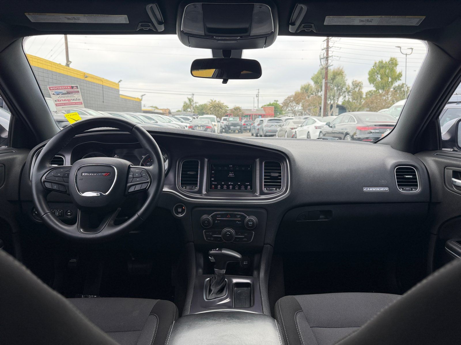 Used 2018 Dodge Charger SXT RWD image 16