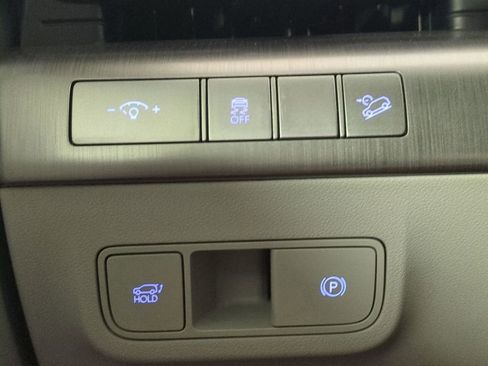 Certified 2024 Hyundai Kona Limited image 30