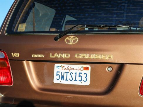 Used 1998 Toyota Land Cruiser image 11