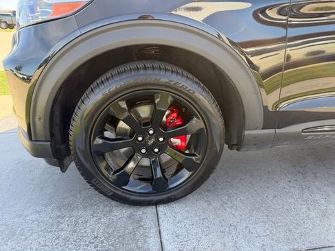 Used 2020 Ford Explorer ST w/ ST Street Pack image 4