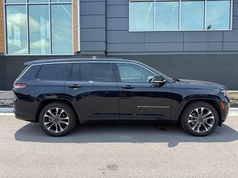 Used 2024 Jeep Grand Cherokee L Overland w/ Luxury Tech Group IV AWD/4WD image 2