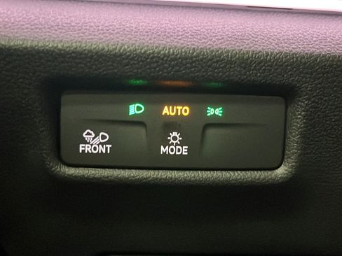 Used 2026 Volkswagen Tiguan SEL R-Line AWD/4WD image 33