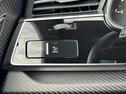 Used 2023 Audi RS Q8 4.0T image 32