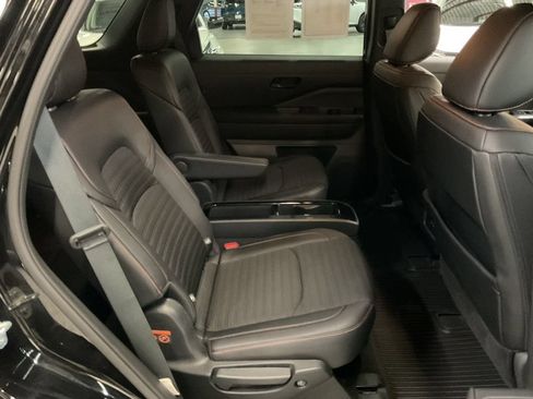 Used 2025 Nissan Pathfinder Rock Creek AWD/4WD image 19