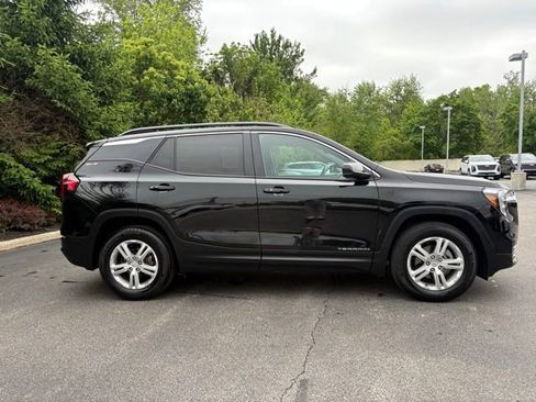 Used 2024 GMC Terrain SLE w/ Driver Convenience Package FWD image 10