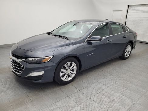Used 2019 Chevrolet Malibu LT FWD image 2