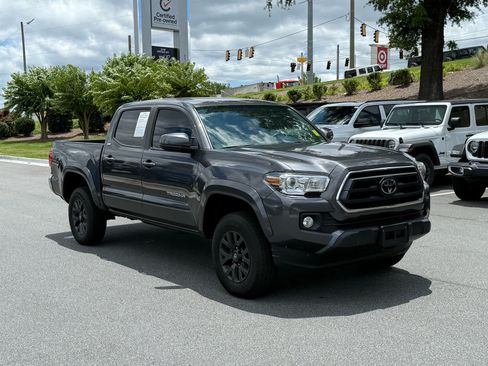 Used 2023 Toyota Tacoma SR5 AWD/4WD image 7