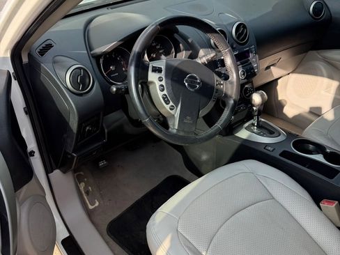 Used 2010 Nissan Rogue SL w/ Leather Pkg image 8