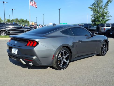 Used 2025 Ford Mustang Coupe RWD image 3