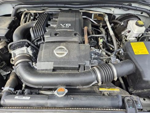 Used 2018 Nissan Frontier SV image 27