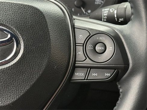Used 2025 Toyota Corolla SE image 15