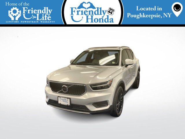 Used 2022 Volvo XC40 T5 Momentum AWD/4WD image 1