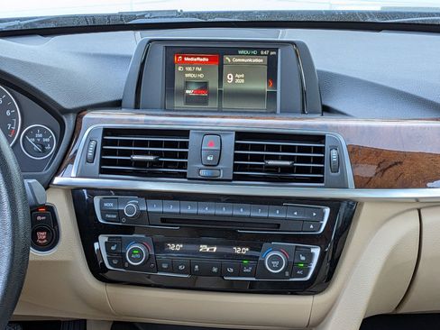 Used 2018 BMW 320i Sedan image 19