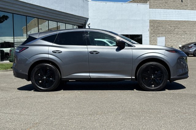 Certified 2025 Nissan Murano SV FWD image 3