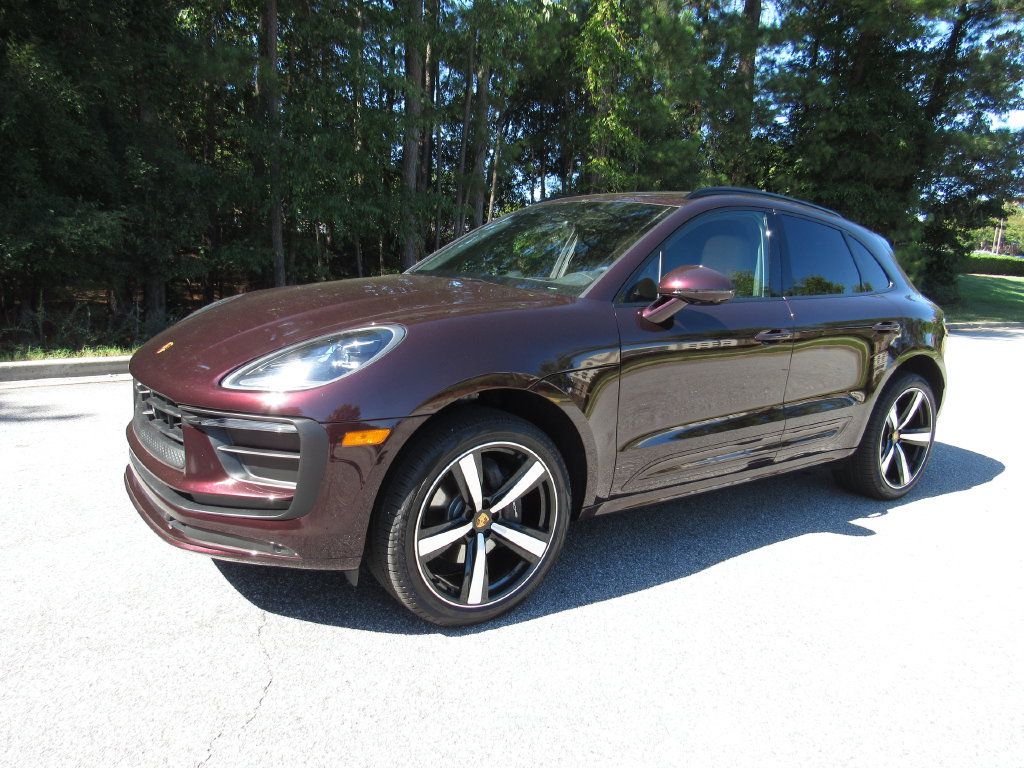 Certified 2026 Porsche Macan AWD/4WD image 1