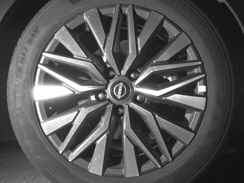 Used 2025 Nissan Altima 2.5 SV FWD image 13