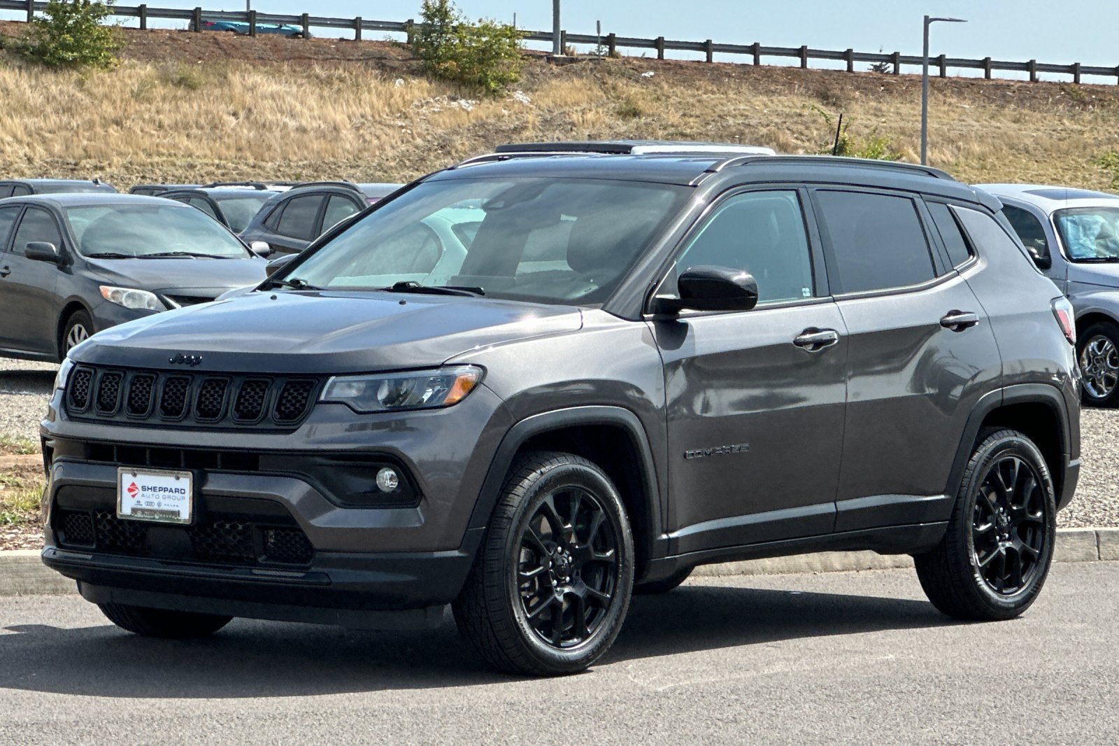 Used 2023 Jeep Compass Latitude w/ Convenience Group AWD/4WD image 7
