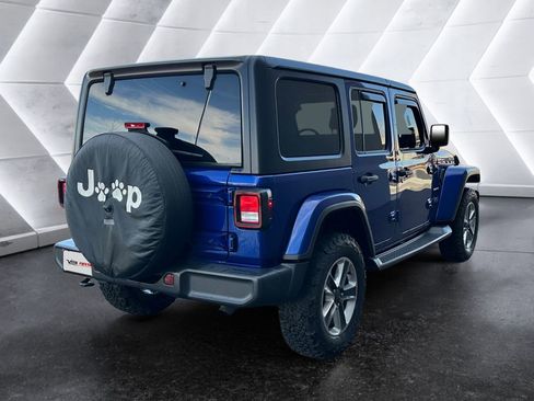 Used 2018 Jeep Wrangler Unlimited Sahara image 4