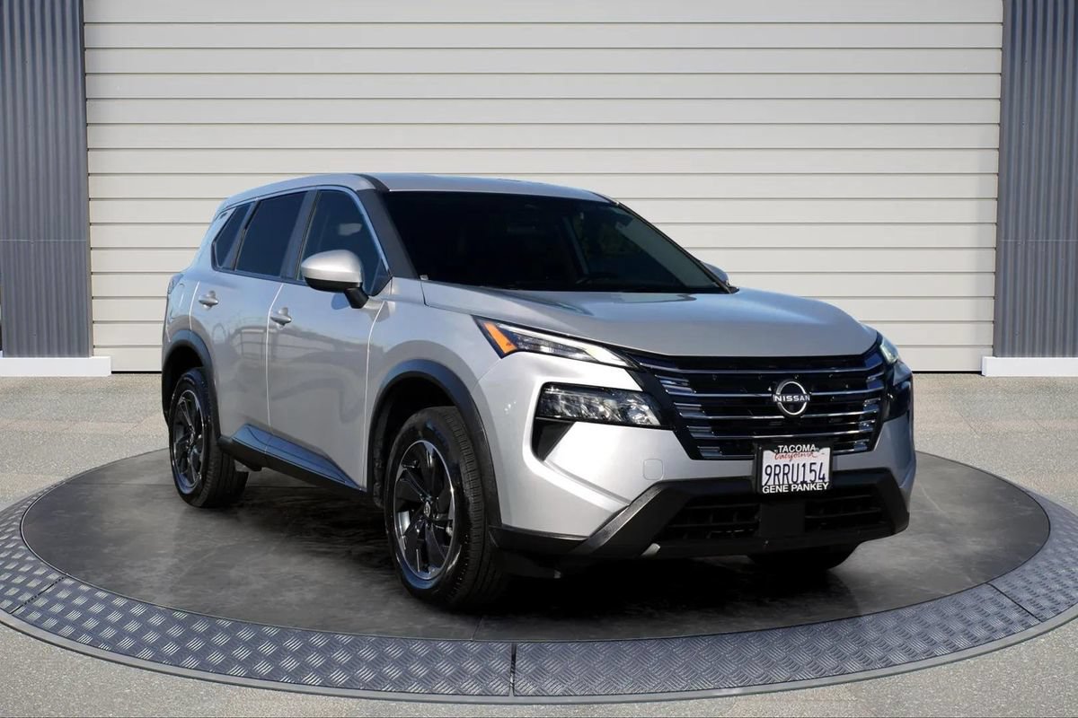 Used 2025 Nissan Rogue SV AWD/4WD image 1