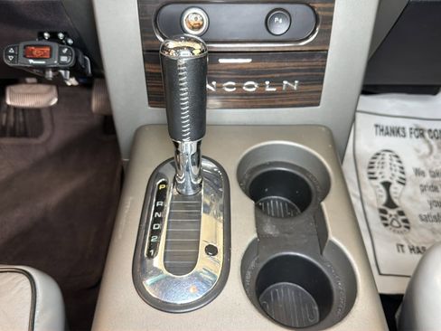 Used 2008 Lincoln Mark LT 4x4 image 22