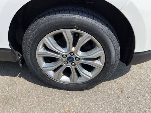 Used 2020 Ford Edge Titanium AWD/4WD image 44