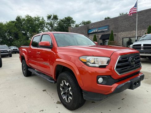 Used 2018 Toyota Tacoma SR5 RWD image 3