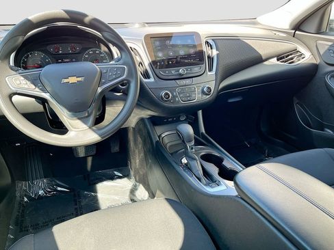 Used 2025 Chevrolet Malibu LT FWD image 28