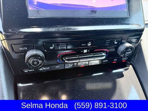Used 2025 Jeep Grand Cherokee Altitude AWD/4WD image 17