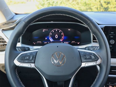 New 2025 Volkswagen Taos SE image 19