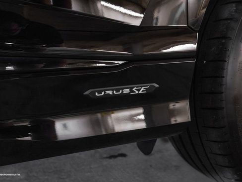 Used 2025 Lamborghini Urus SE image 8