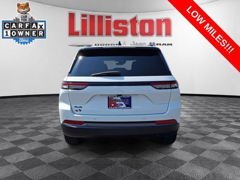 Used 2026 Jeep Grand Cherokee Altitude AWD/4WD image 5