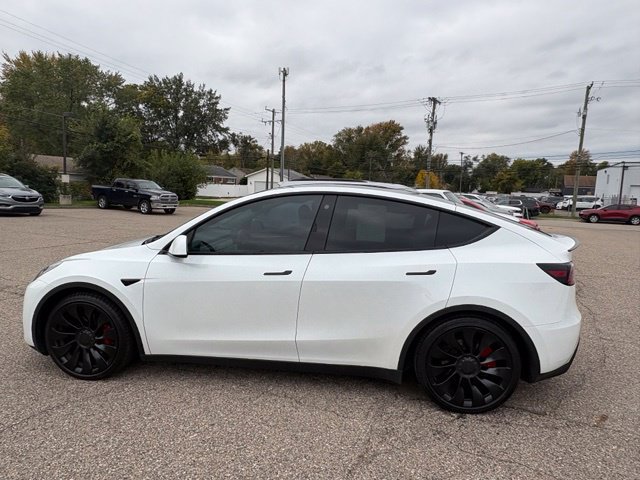 Used 2023 Tesla Model Y Performance AWD/4WD image 2