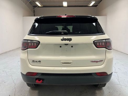 Used 2019 Jeep Compass Trailhawk image 9