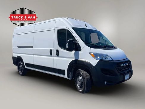 Used 2023 RAM ProMaster 2500 w/ Convenience Group FWD image 8