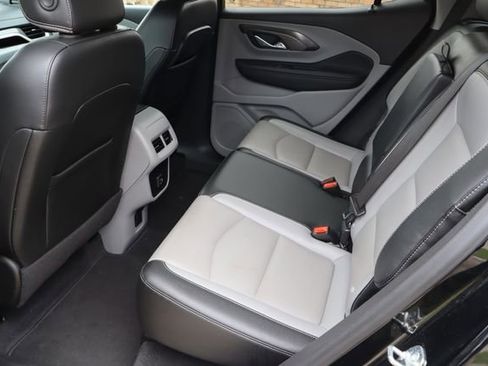 Used 2024 GMC Terrain SLT FWD image 5