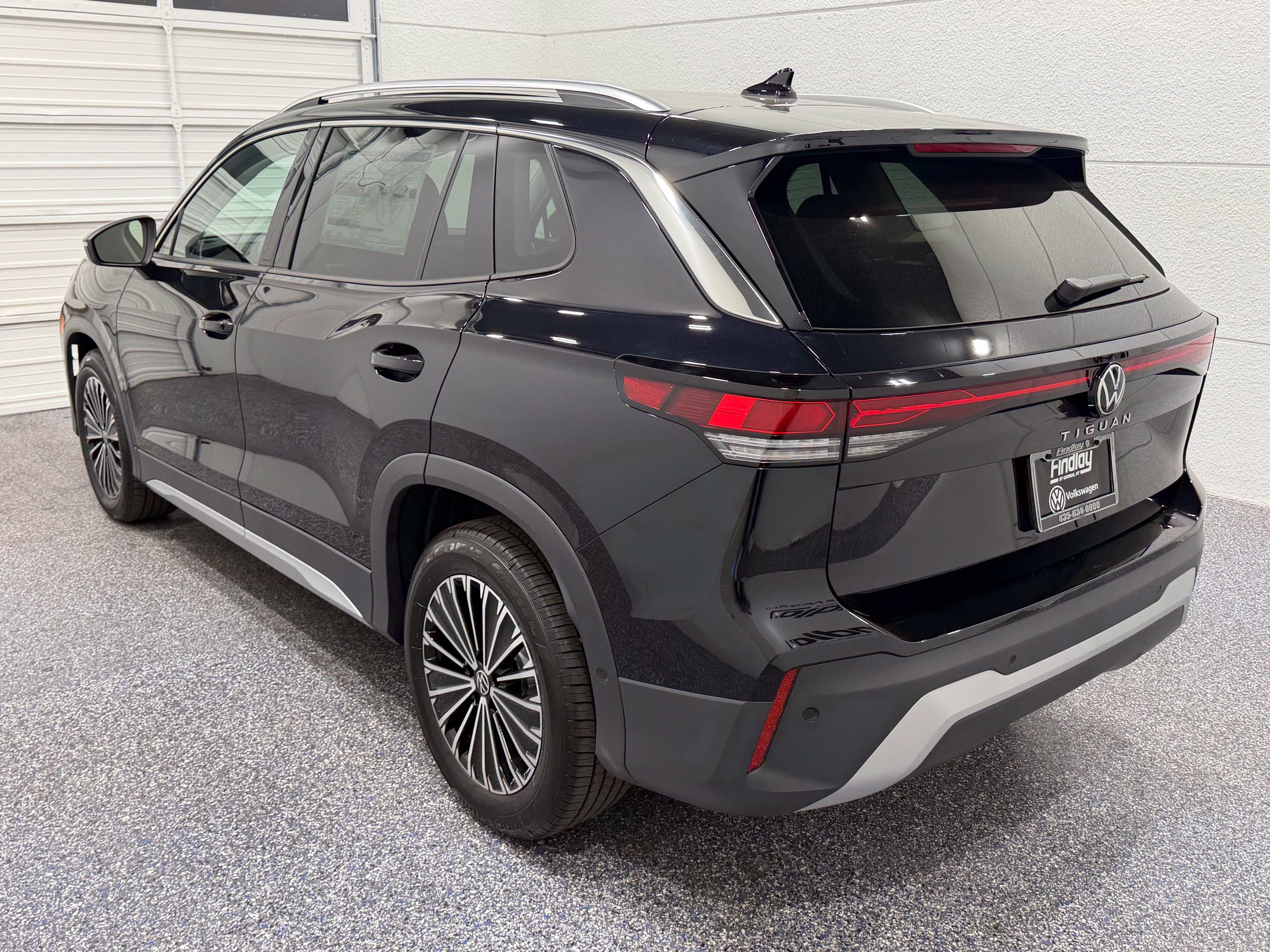 New 2026 Volkswagen Tiguan S FWD image 4