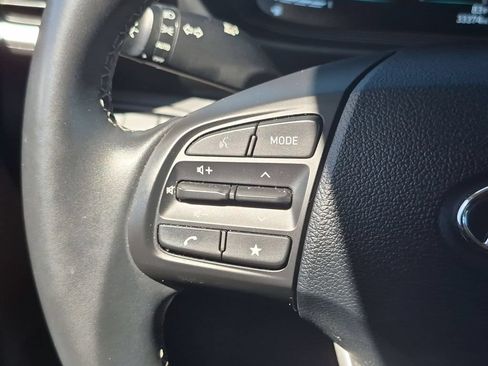Used 2025 Hyundai Venue SEL FWD image 21