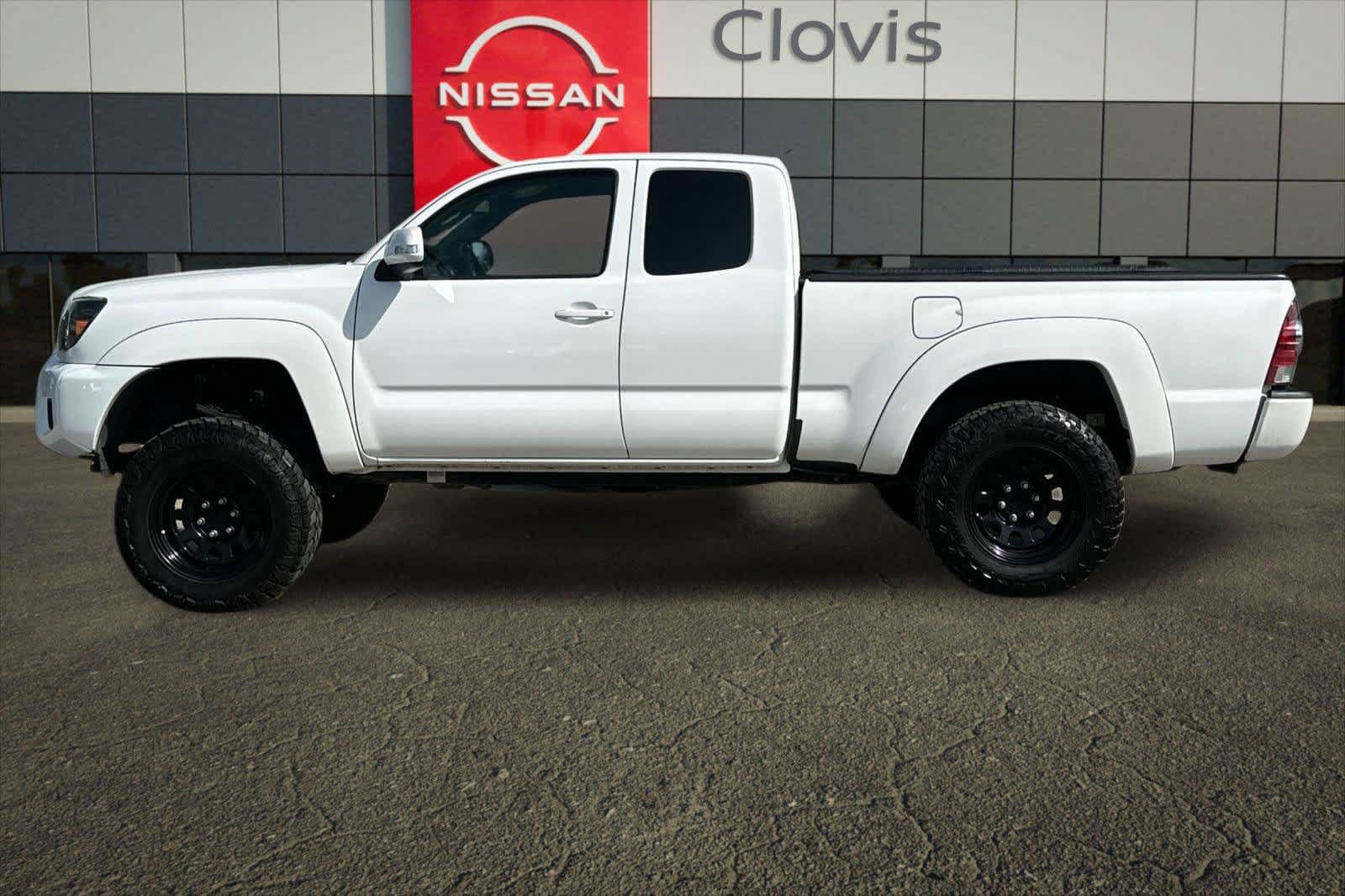 Used 2014 Toyota Tacoma PreRunner w/ TRD Sport Package RWD image 6