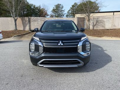 Used 2025 Mitsubishi Outlander SE