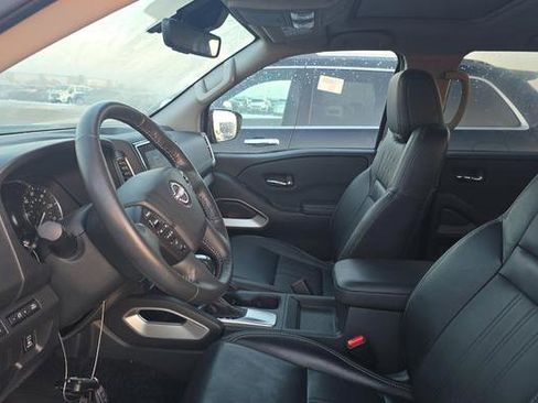 Used 2024 Nissan Frontier SL w/ Technology Package image 5